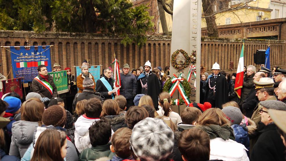 Giornata della memoria 2012, a 67anni dalla liberazione dei prigionieri di Ausch...